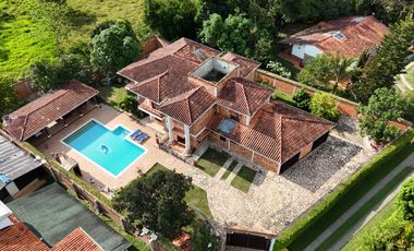 SE VENDE CASA CAMPESTRE EN CONJUNTO CERRADO PIEDECUESTA