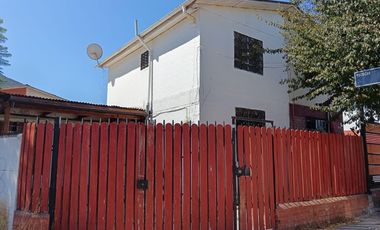 Otoño MODE ON 🍂 Casa de dos pisos en arriendo - Parque Barrio Oriente Melipilla
