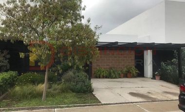 LINDA CASA EN VENTA LOMAS DE JURIQUILLA QRO.