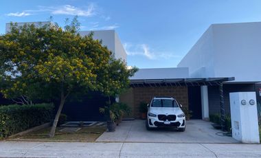 LINDA CASA EN VENTA LOMAS DE JURIQUILLA QRO.