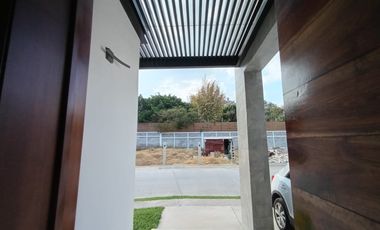 HERMOSA RESIDENCIA A ESTRENAR, JIUTEPEC, 4 RECÁMARAS, ALBERCA CON CASCADA, ESCRITURADA