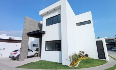 HERMOSA RESIDENCIA A ESTRENAR, JIUTEPEC, 4 RECÁMARAS, ALBERCA CON CASCADA, ESCRITURADA