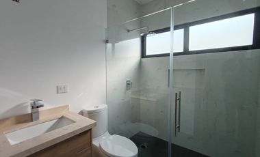 HERMOSA RESIDENCIA A ESTRENAR, JIUTEPEC, 4 RECÁMARAS, ALBERCA CON CASCADA, ESCRITURADA