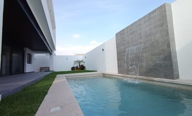 HERMOSA RESIDENCIA A ESTRENAR, JIUTEPEC, 4 RECÁMARAS, ALBERCA CON CASCADA, ESCRITURADA