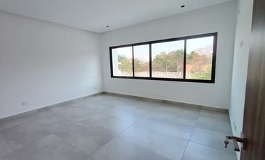 HERMOSA RESIDENCIA A ESTRENAR, JIUTEPEC, 4 RECÁMARAS, ALBERCA CON CASCADA, ESCRITURADA