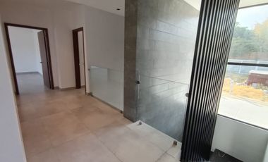 HERMOSA RESIDENCIA A ESTRENAR, JIUTEPEC, 4 RECÁMARAS, ALBERCA CON CASCADA, ESCRITURADA