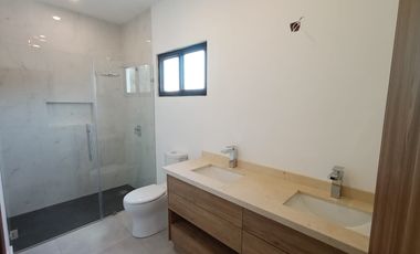 HERMOSA RESIDENCIA A ESTRENAR, JIUTEPEC, 4 RECÁMARAS, ALBERCA CON CASCADA, ESCRITURADA