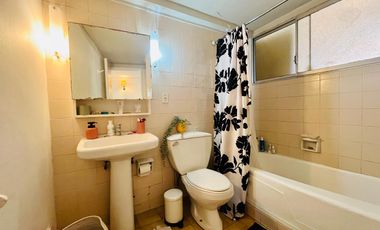 Se Vende 3dorm.+servicio, Estacionamiento. Metro Alcántara