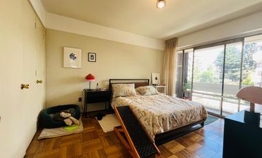 Se Vende 3dorm.+servicio, Estacionamiento. Metro Alcántara