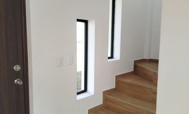 CASA EN VENTA EN CALDERÓN, DE 3 DORMITORIOS AL NORTE DE QUITO ECUADOR,