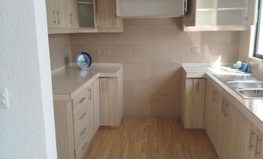 CASA EN VENTA EN CALDERÓN, DE 3 DORMITORIOS AL NORTE DE QUITO ECUADOR,