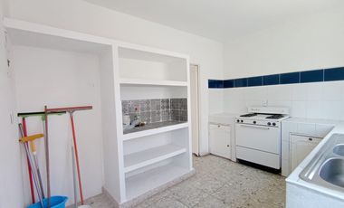 EN RENTA,  AMPLIO DEPARTAMENTO AVENIDA EMILIANO ZAPATA, 4 RECÁMARAS, ESTUDIO