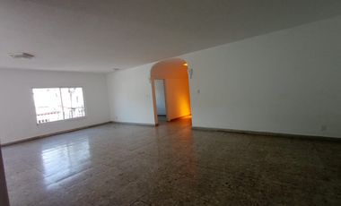 EN RENTA,  AMPLIO DEPARTAMENTO AVENIDA EMILIANO ZAPATA, 4 RECÁMARAS, ESTUDIO