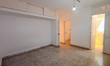 EN RENTA,  AMPLIO DEPARTAMENTO AVENIDA EMILIANO ZAPATA, 4 RECÁMARAS, ESTUDIO