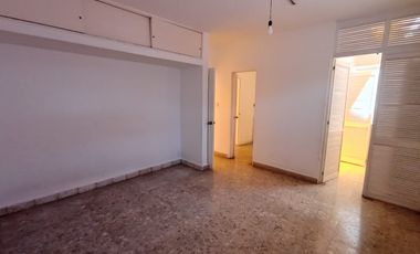 EN RENTA,  AMPLIO DEPARTAMENTO AVENIDA EMILIANO ZAPATA, 4 RECÁMARAS, ESTUDIO