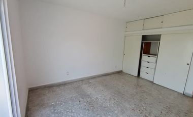 EN RENTA,  AMPLIO DEPARTAMENTO AVENIDA EMILIANO ZAPATA, 4 RECÁMARAS, ESTUDIO