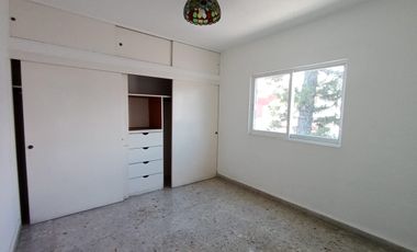 EN RENTA,  AMPLIO DEPARTAMENTO AVENIDA EMILIANO ZAPATA, 4 RECÁMARAS, ESTUDIO