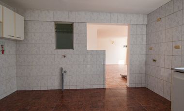 Amplia casa reformada en Badalona, Hualpén