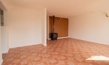Amplia casa reformada en Badalona, Hualpén
