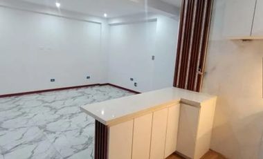 VENTA DE DEPARTAMENTO EN 5TO PISO MAS AZOTEA EN S.M.P