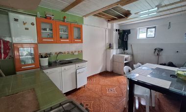 Venta de Casa 3 niveles en sector Villa Eliza- Cuba Pereira