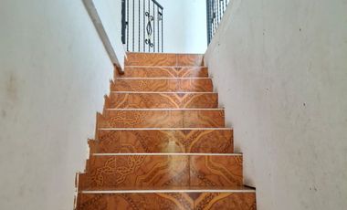 Venta de Casa 3 niveles en sector Villa Eliza- Cuba Pereira