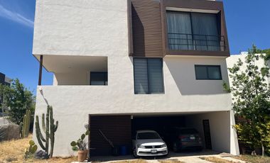 Casa en Renta en Lomas Del Molino II, La zona con más plusvalía de toda la ciudad!!