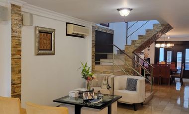 EN VENTA DE OPORTUNIDAD, LUJOSA Y AMPLIA CASA DE 4 DORMITORIOS EN CIUDAD CELESTE PRIMERAS ETAPAS, NUEVO SAMBORONDON