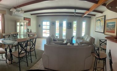 VENTA CASA DE PLAYA EN ZORRITOS. ALT. KM 1228. LADO CERRO. PANAMERICANA NORTE