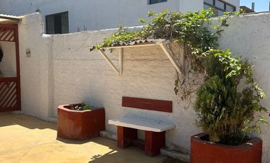 VENTA CASA DE PLAYA EN ZORRITOS. ALT. KM 1228. LADO CERRO. PANAMERICANA NORTE