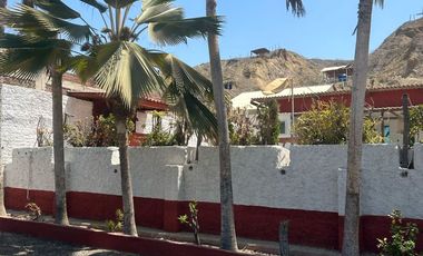 VENTA CASA DE PLAYA EN ZORRITOS. ALT. KM 1228. LADO CERRO. PANAMERICANA NORTE