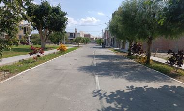 Se vende terreno de 120 m2 en Praderas de San Antonio, justo al lado de la Urb. Residencial San Carlos