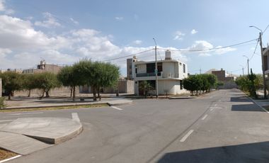 Se vende terreno de 120 m2 en Praderas de San Antonio, justo al lado de la Urb. Residencial San Carlos