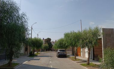 Se vende terreno de 120 m2 en Praderas de San Antonio, justo al lado de la Urb. Residencial San Carlos