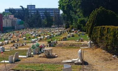 VENDO LOTE DE PANTEON EN JARDINES DEL RECUERDO, EDO. DE MEX.