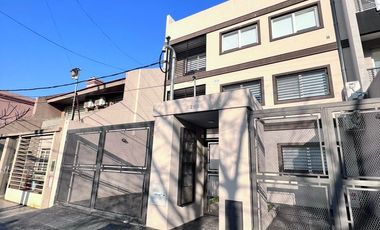 VENTA DEPARTAMENTO 3 AMBIENTES CON BALCON Y TERRAZA RAMOS MEJIA