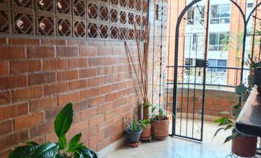 VENTA DE APARTAMENTO BELEN CERCA A LA ESTACION ROSALES CON PARQUEADERO Y BALCON