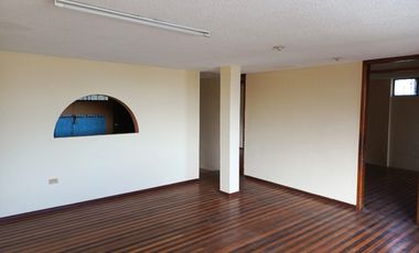 En Venta Casa Con 2 Departamentos y Una Suite – Sur De Quito