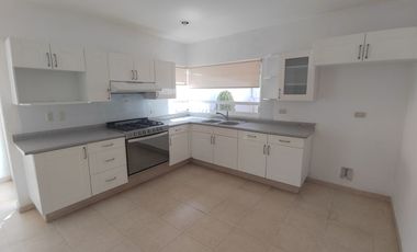 Gran casa en RENTA y VENTA Fracc. Fray Sebastian de Gallegos Queretaro