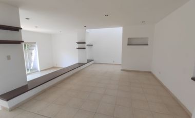 Gran casa en RENTA y VENTA Fracc. Fray Sebastian de Gallegos Queretaro