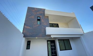 Casa Moderna Nueva En Venta,  De Tres Niveles, En Hacienda Barbabosa, A 5 Min De C.u. Y De La Estación Del Tren, A 15 Min Del Centro De Toluca  Y De M