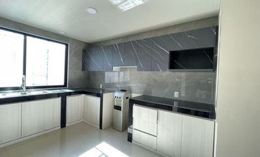 Casa Moderna Nueva En Venta,  De Tres Niveles, En Hacienda Barbabosa, A 5 Min De C.u. Y De La Estación Del Tren, A 15 Min Del Centro De Toluca  Y De M