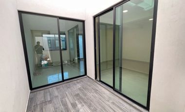 Casa Moderna Nueva En Venta,  De Tres Niveles, En Hacienda Barbabosa, A 5 Min De C.u. Y De La Estación Del Tren, A 15 Min Del Centro De Toluca  Y De M