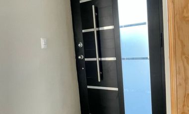 Casa Moderna Nueva En Venta,  De Tres Niveles, En Hacienda Barbabosa, A 5 Min De C.u. Y De La Estación Del Tren, A 15 Min Del Centro De Toluca  Y De M
