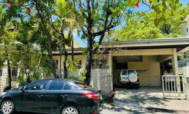 A HOUSE AND LOT FOR SALE IN MAKATI CITY