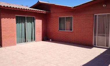 OPORTUNIDAD-CÓMODA CASA VILLA LOS ÁLAMOS