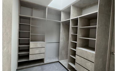 CASA DE LUJO EN VENTA, UBICADA EN EL CONJUNTO BELLAGIO, BOCONÓ