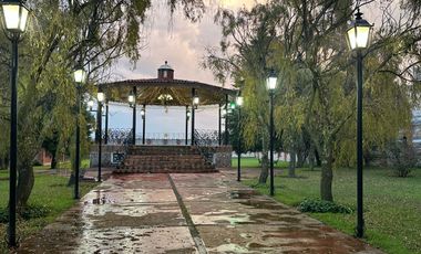 VENTA DE JARDIN DE FIESTAS, HERMOSO JARDIN DE FIESTAS CON ESPECTACULAR KIOSCO AL CENTRO, EN LA EXCLUSIVA ZONA CAMPESTRE DE CACALOMACAN