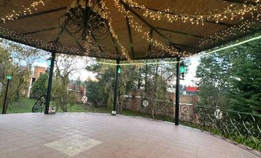VENTA DE JARDIN DE FIESTAS, HERMOSO JARDIN DE FIESTAS CON ESPECTACULAR KIOSCO AL CENTRO, EN LA EXCLUSIVA ZONA CAMPESTRE DE CACALOMACAN