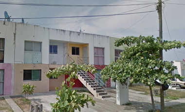 CASA DUPLEX DE RECUPERACIÓN BANCARIA EN CALLE DEL LIRIO, COL. JARDINES DEL SOL, BAHIA DE BANDERAS, NAYARIT. ¡NO SE ACEPTAN CRÉDITOS!